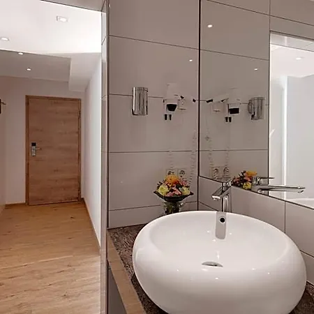 Moselauen Hotel 4*