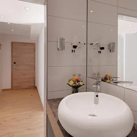 호텔 Moselauen 베른카슈텔쿠에스